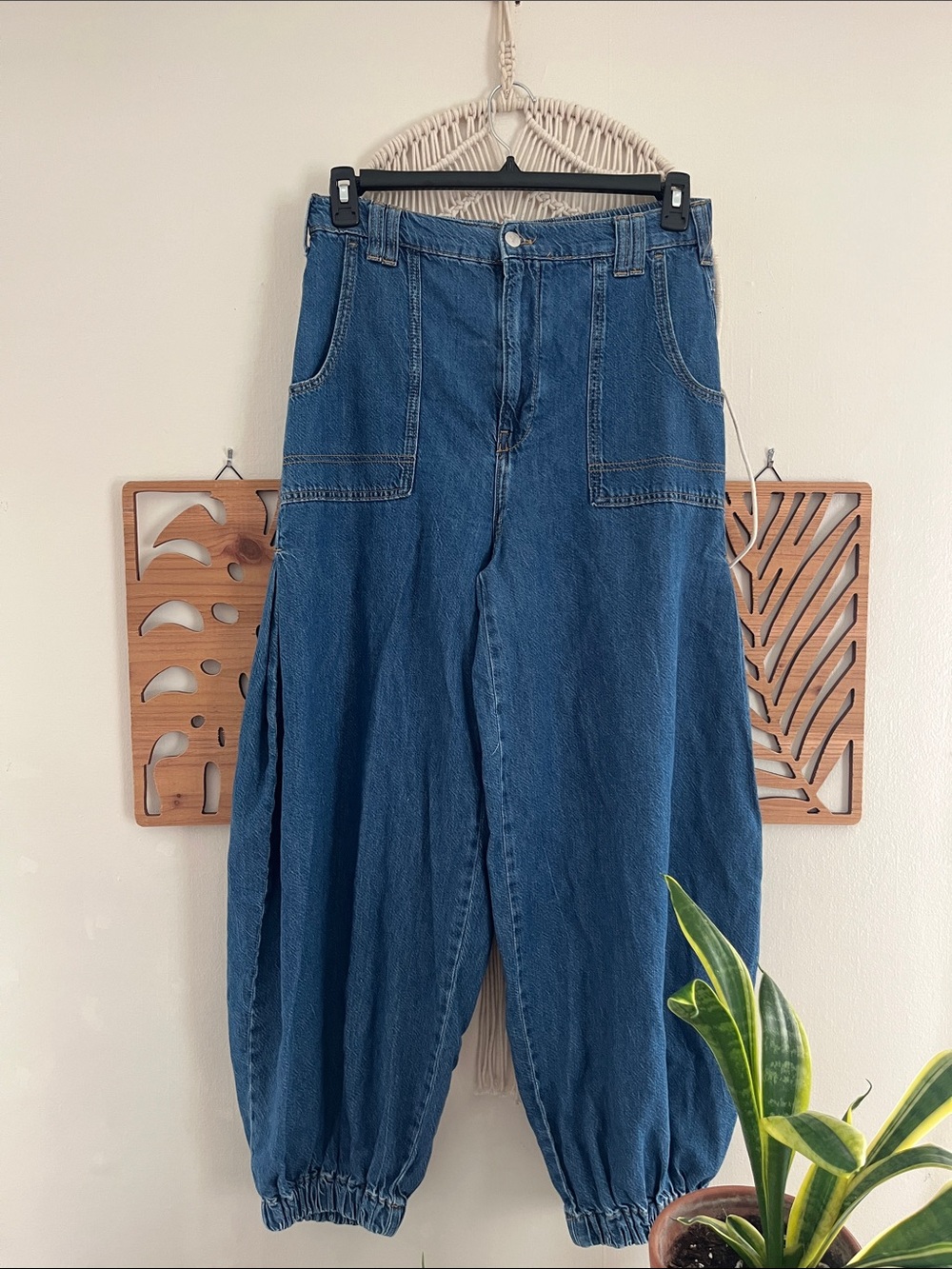 Pilcro Wharfside High-Rise Barrel Jogger Jeans Balloon Size 29 Anthropologie